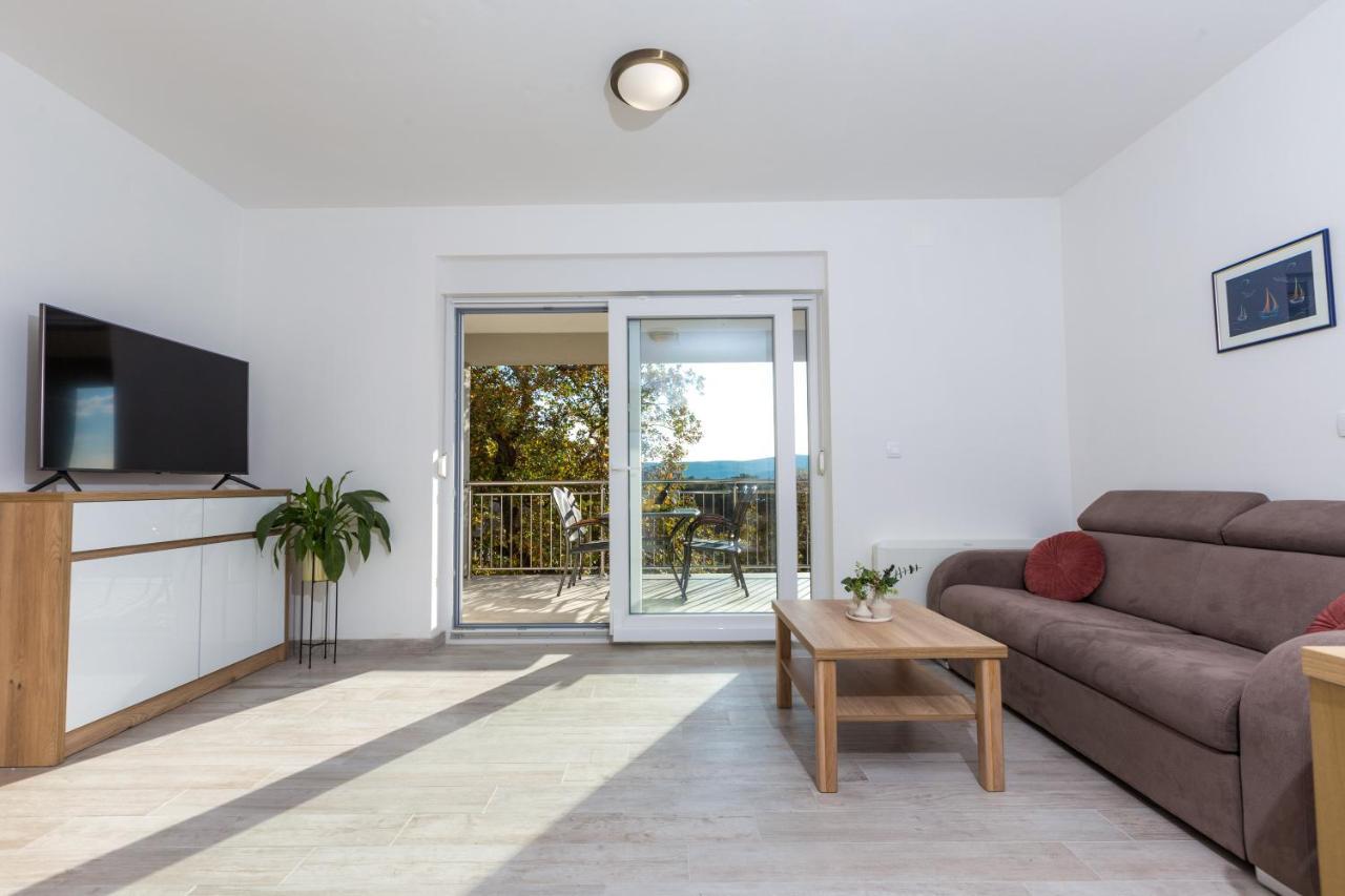 Apartmani Villa Paulo Стариград-Пакленица Екстериор снимка
