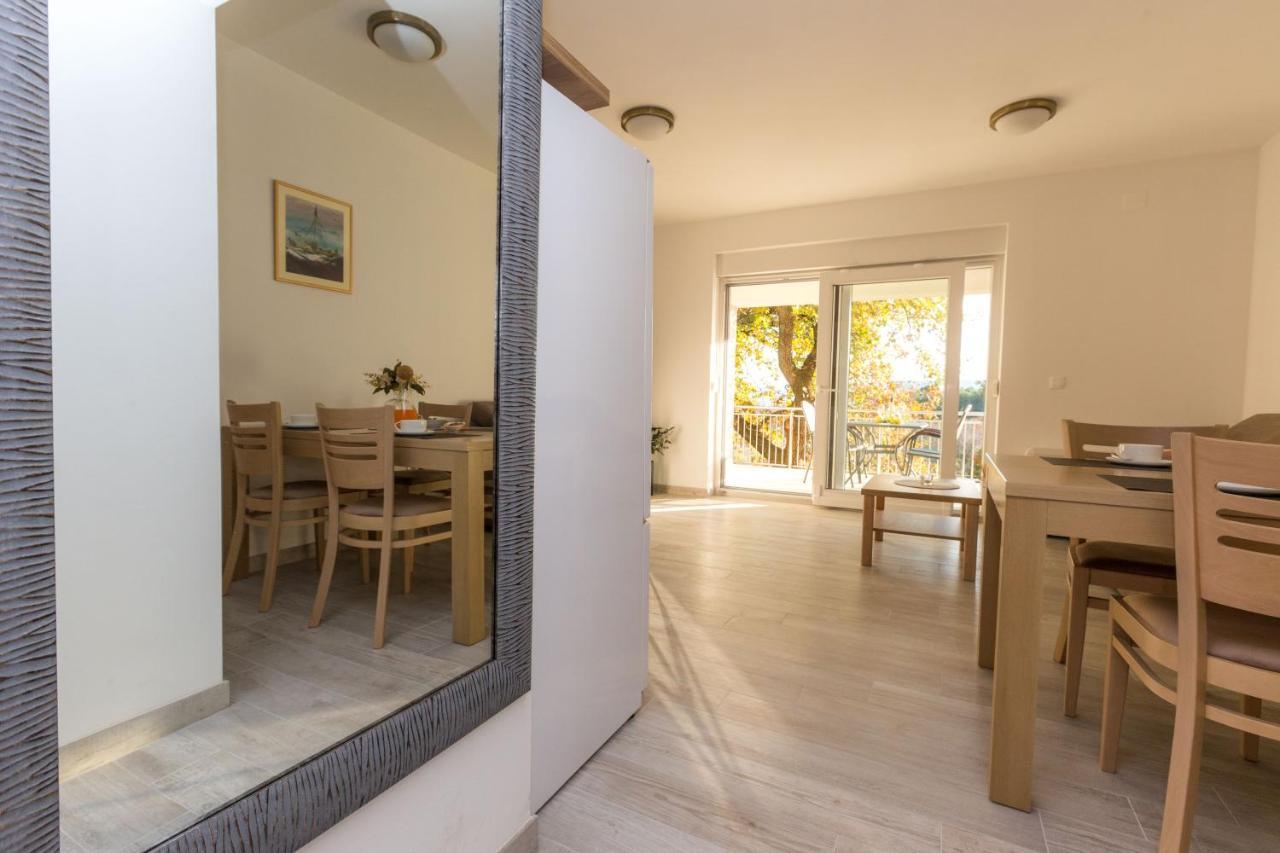 Apartmani Villa Paulo Стариград-Пакленица Екстериор снимка