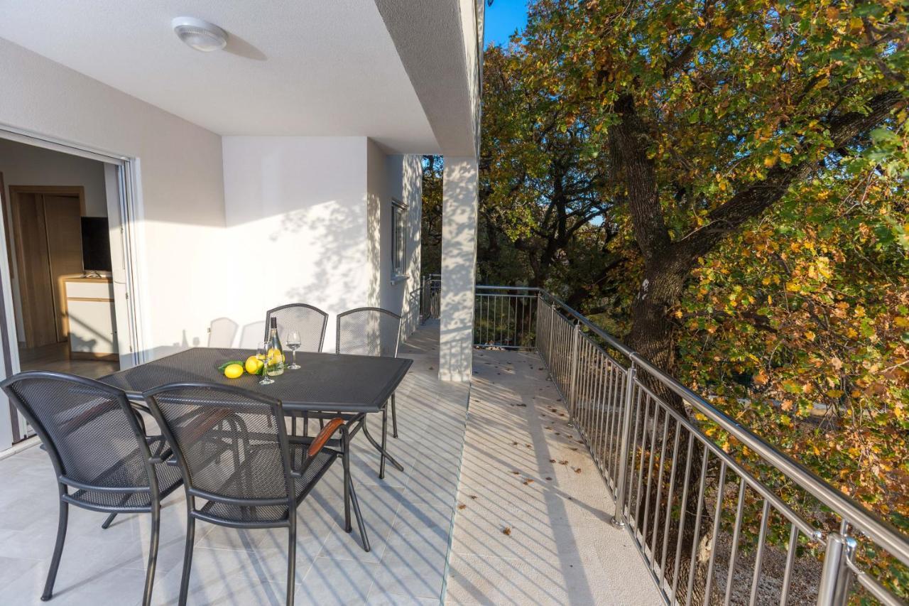 Apartmani Villa Paulo Стариград-Пакленица Екстериор снимка