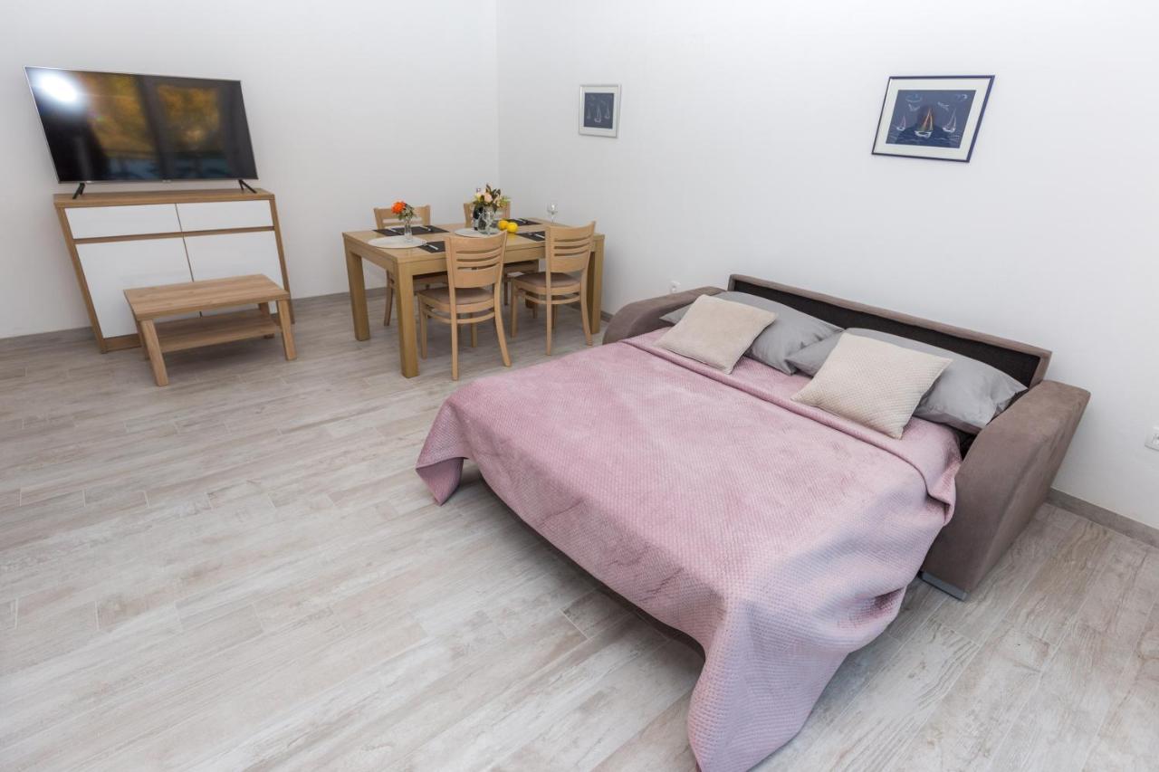 Apartmani Villa Paulo Стариград-Пакленица Екстериор снимка