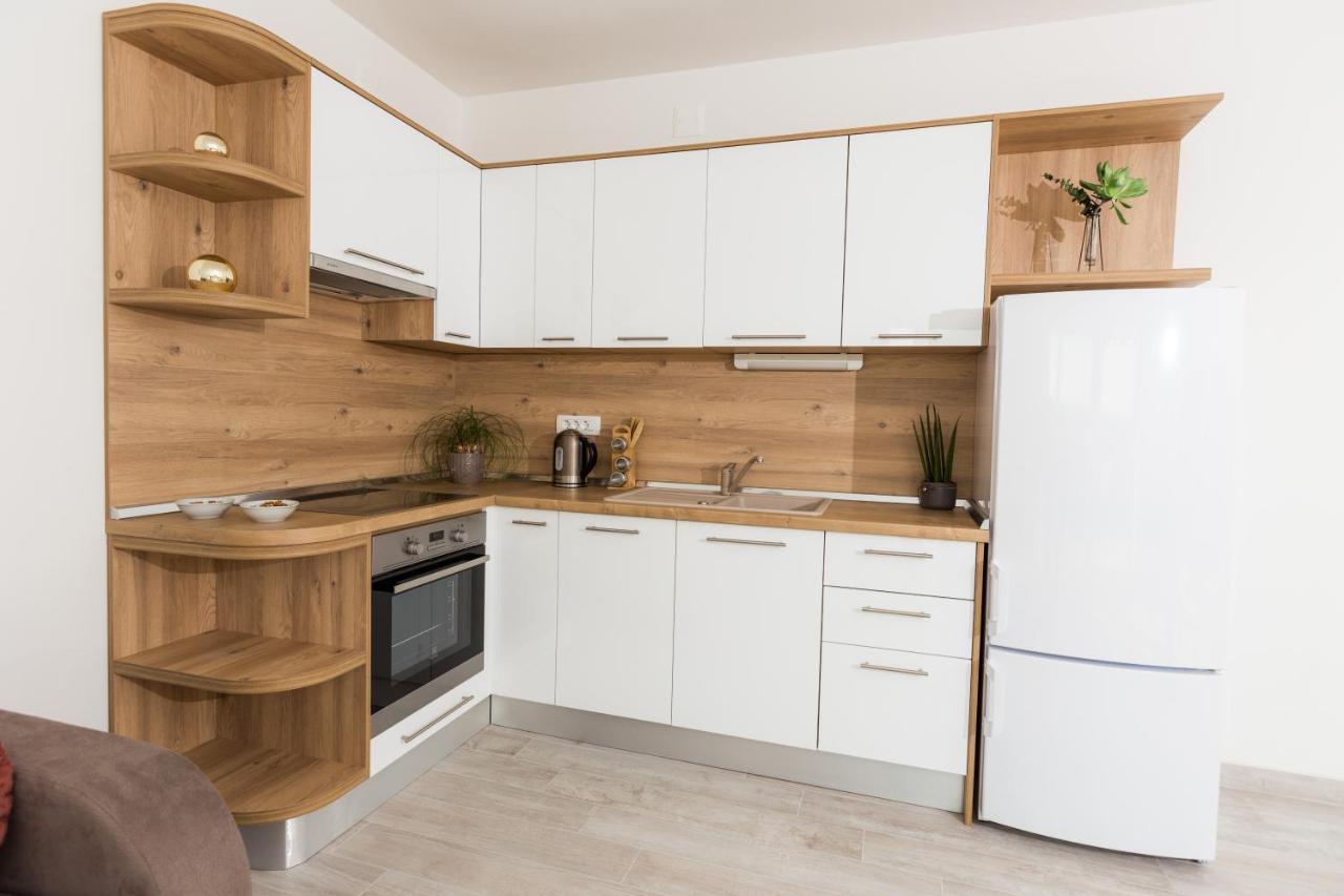 Apartmani Villa Paulo Стариград-Пакленица Екстериор снимка