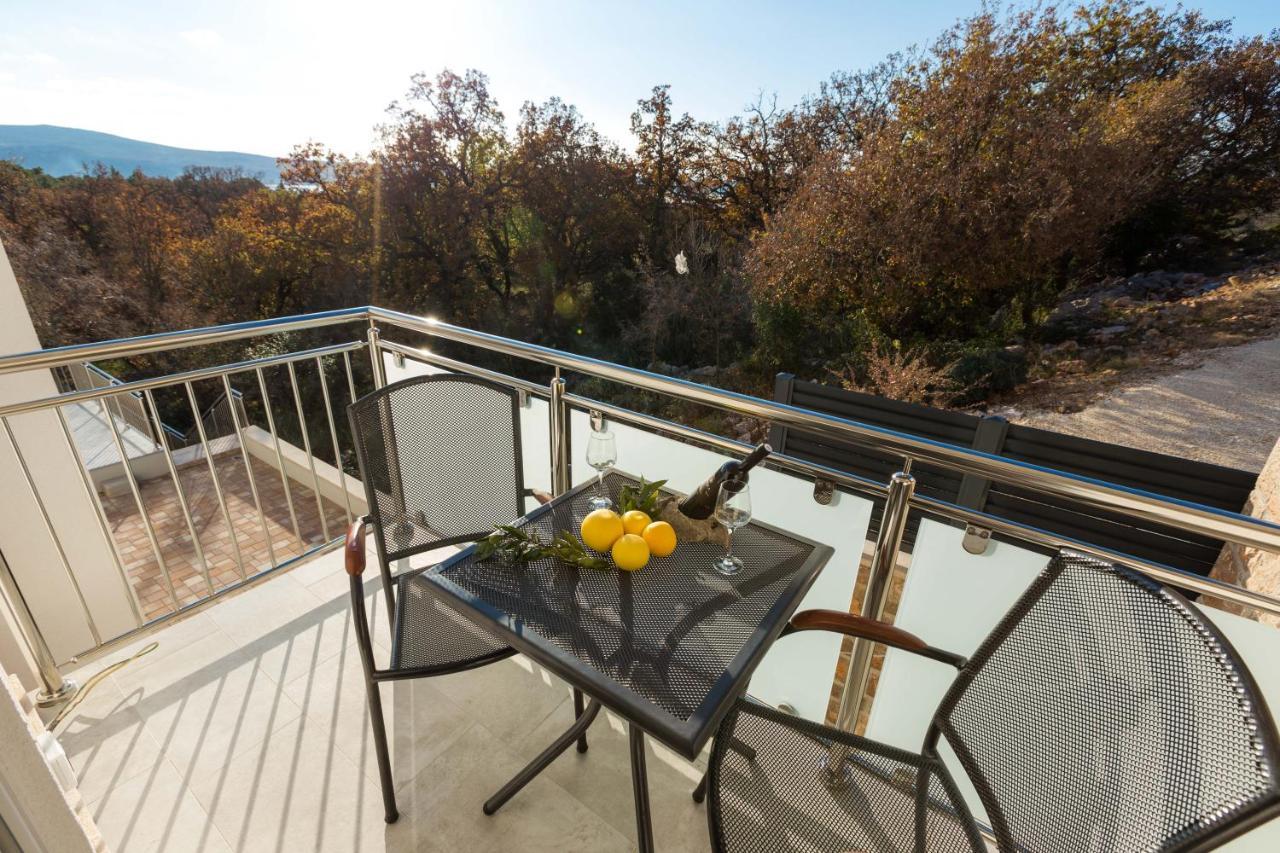 Apartmani Villa Paulo Стариград-Пакленица Екстериор снимка