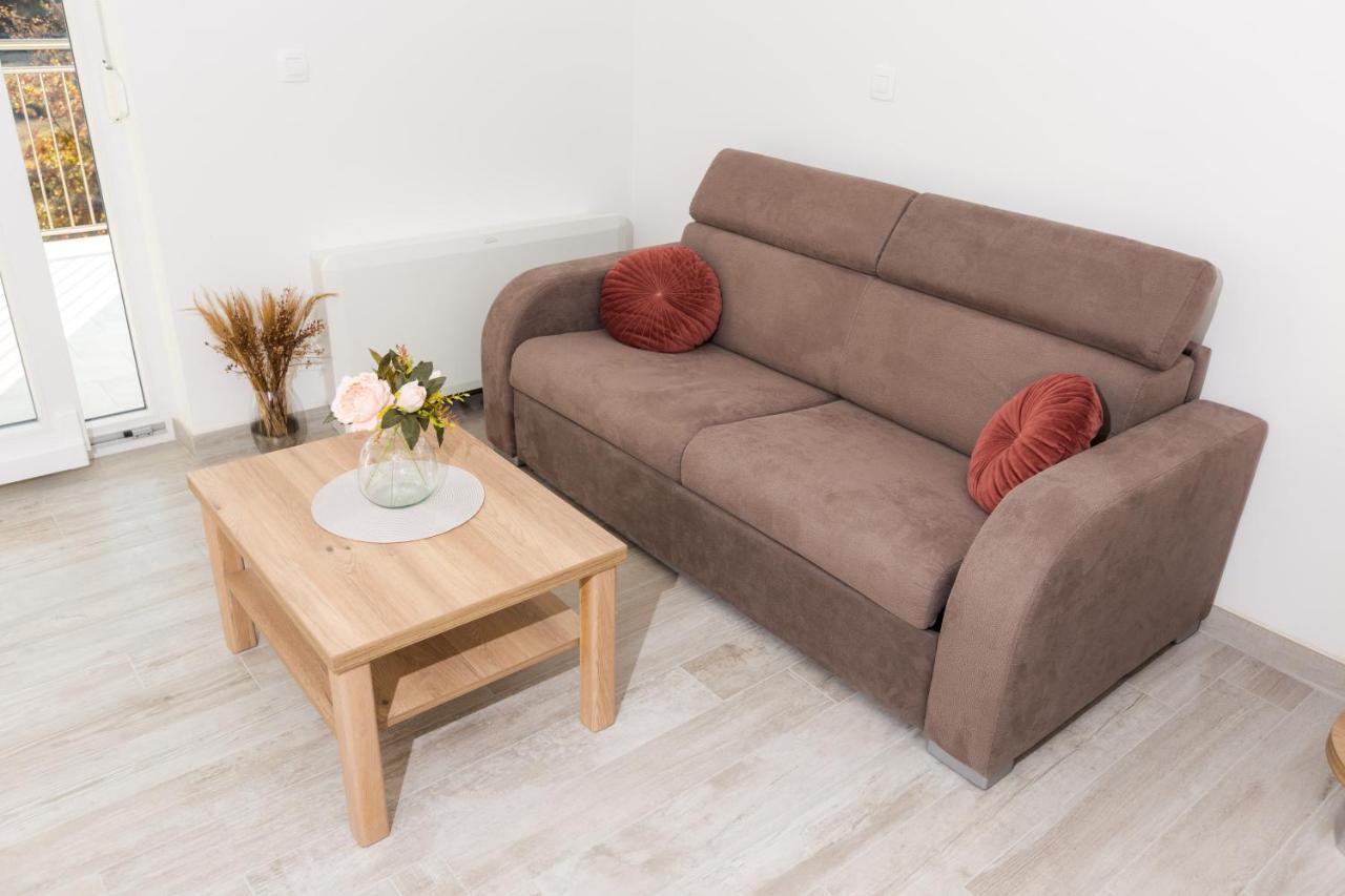 Apartmani Villa Paulo Стариград-Пакленица Екстериор снимка