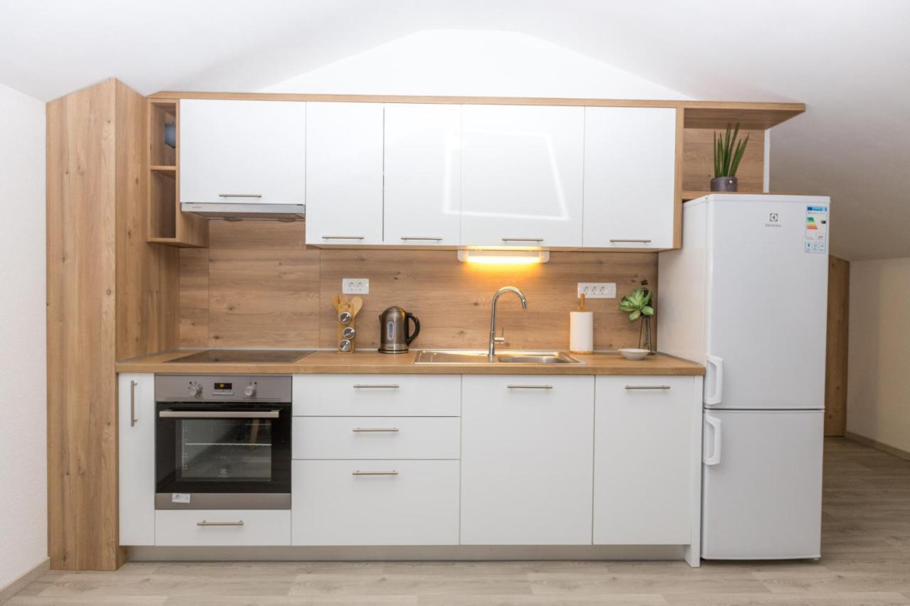 Apartmani Villa Paulo Стариград-Пакленица Екстериор снимка