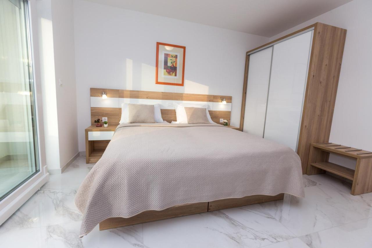 Apartmani Villa Paulo Стариград-Пакленица Екстериор снимка