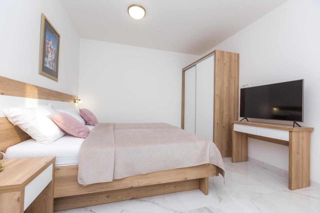 Apartmani Villa Paulo Стариград-Пакленица Екстериор снимка